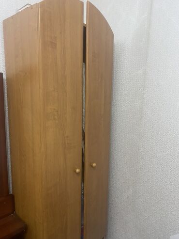 купить угловой шкаф в спальню: Шкаф для одежды, Б/у, Угловой