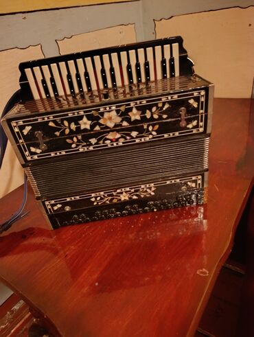 Akkordeonlar: Akustik Akkordeon, İşlənmiş, Ünvandan götürmə — 1