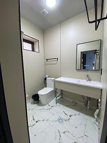 Продажа коттеджей и домов: 🏡 ҮЙ САТЫЛАТ 📍 Дареги: Манас шаары, Курманбек Аянты: 6 сотых Бөлмө — 15