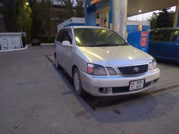 Toyota Gaia: 2003 г., 2 л, Автомат, Бензин, Минивэн