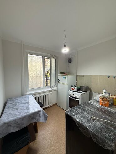 продаю квартиру боконбаева: 2 бөлмө, 44 кв. м, 104-серия, 1 кабат, Косметикалык ремонт