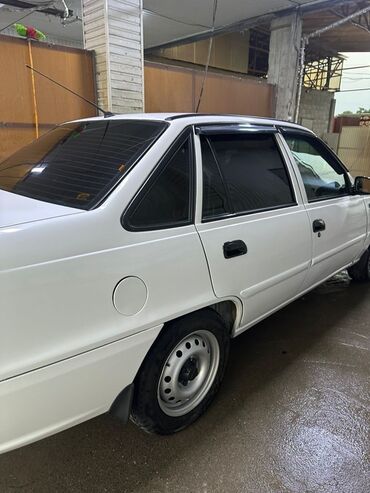 Daewoo: Daewoo Nexia: 2011 г., Механика, Седан