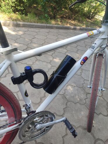 alton велосипед шоссейный: Корейский шоссейный велосипед недавно покрашен, цепь сменен, в