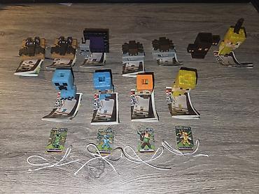 minecraft figurlari: Kinder Joy Minecraft seriyasına aid oyuncaqlar. Aşağı sırada olanlar — 1
