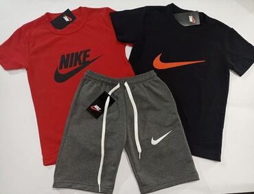 napapijri majice sa kragnom: Nike, Komplet: Majica, Šorts