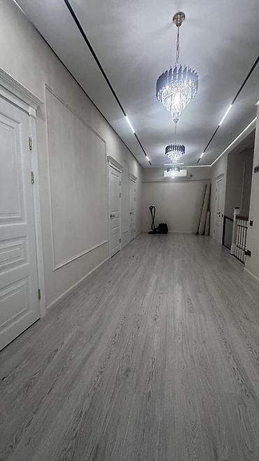 Продажа коттеджей и домов: Двухэтажный частный дом с благоустроенным двором и навесом - — 15