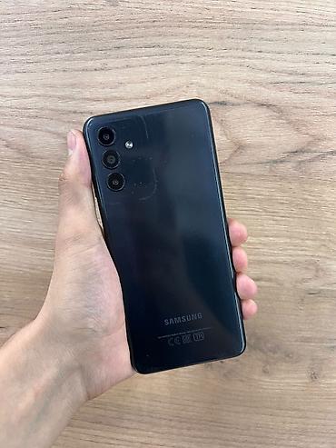 Samsung Galaxy A04s, модель SM-A047F/DS. Смартфон в чёрном цвете с
