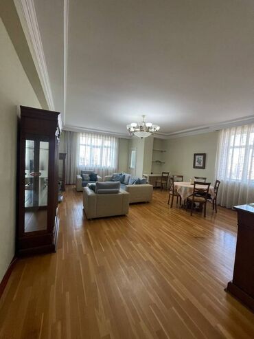 Uzunmüddətli kirayə mənzillər: Ayna Sultanova Heykəlinin yanında 17 mərtəbəli binanın 10-cu — 2