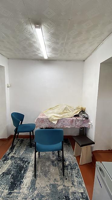 Продажа коттеджей и домов: 🏡 Үй сатылат! 📍 Дарек: Ош шаары горбаНя кичи району. Ул Узгенская 📏 — 2