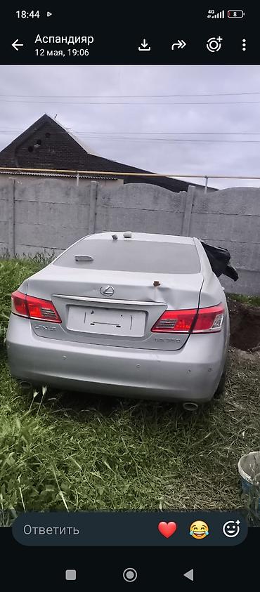 Lexus: Lexus ES 350, седан, серебристый цвет. Особенности: - Оригинальная — 1