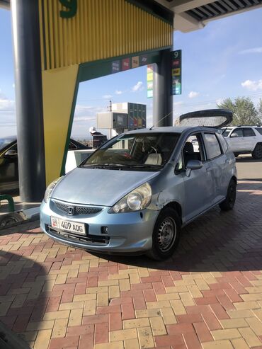 самая дорогая машина в кыргызстане: Honda Fit: 2002 г., 1.3 л, Вариатор, Газ, Хетчбек