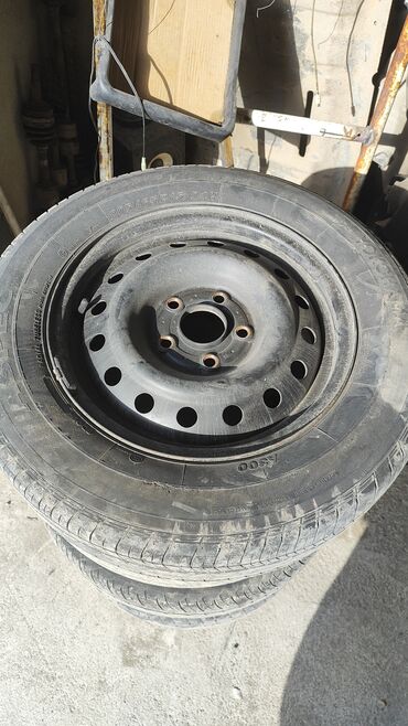 покрышки на трактор т 40: Дөңгөлөктөр монтажда 205 / 65 / R 15, Колдонулган, Комплект, Жеңил унаалар, Темир, тешиктери - 4