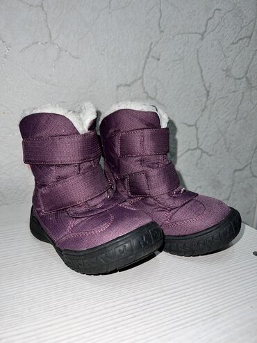 Детская одежда и обувь: Зимние детские сапоги,отличного качества Состояние хорошая Размер 22