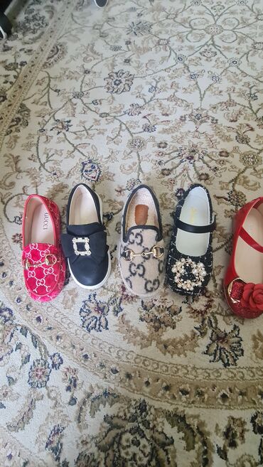 Детская обувь: Продаю обувь для девочки. Обувь новая или в идеальном состоянии ( 1-2 — 6