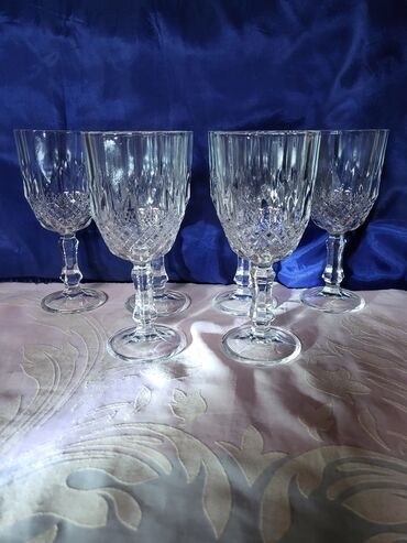 Čaše: Case nove italijanske za vino. 80,90te. Case komada 6 u — 5