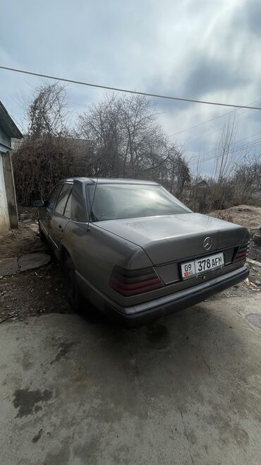 мерседес бенц 1120: Mercedes-Benz W124: 1998 г., 2 л, Механика, Бензин, Седан