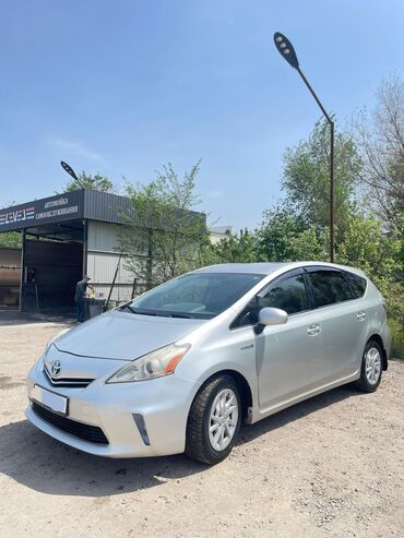 срочно продать машину: Toyota Prius: 2013 г., 1.8 л, Вариатор, Гибрид, Универсал