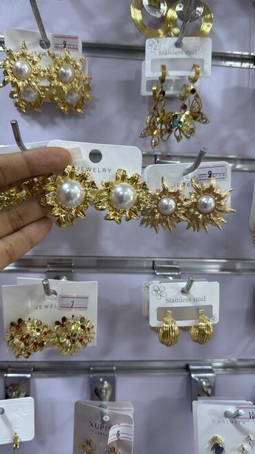 Bijuteriya dəstləri: Qadın bəzək aksesuarları – geniş seçim Məhsullar: - Qızılı tonlarda — 48