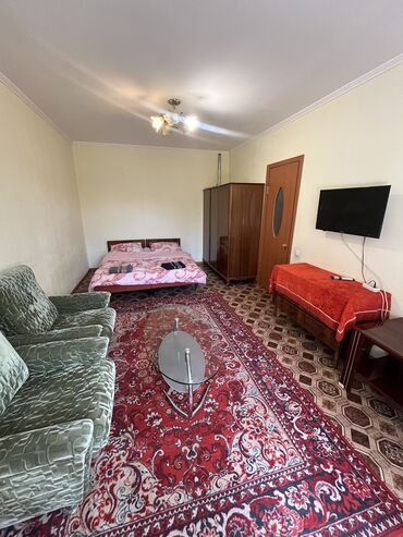 срочно продаётся 1 комнатная квартира в районе ошского рынка по улице молодая гвардия токтогула: 1 бөлмө, Домофон, Душ кабинасы, Мончо буюмдары