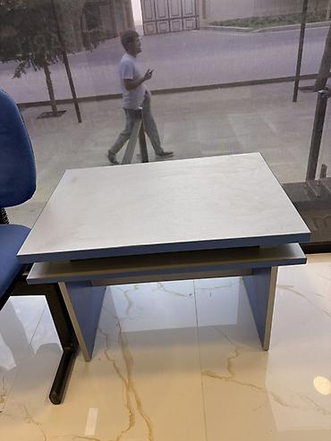 masaustu ofis seti: Ofis gözləmə dəsti – 3 yerlik oturacaq və jurnal masası - Tərkib: 3 — 2