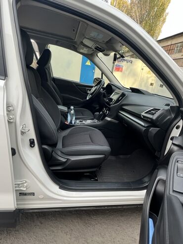 гидравлические домкраты: Subaru Forester: 2021 г., 2.5 л, Автомат, Бензин, Кроссовер