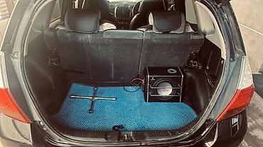 jac js6: Honda Fit: 2002 г., 1.3 л, Вариатор, Хэтчбэк — 9