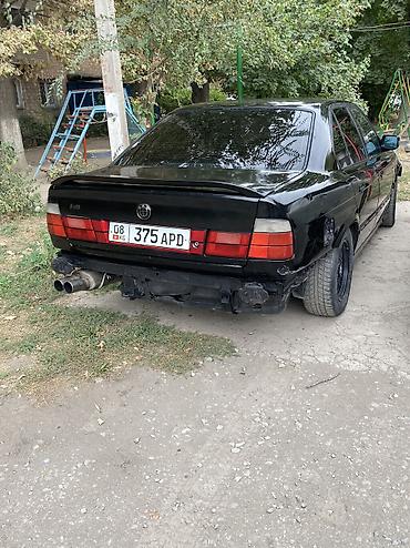 бмв е 318: BMW 5 series: 1988 г., Механика, Бензин, Седан — 3
