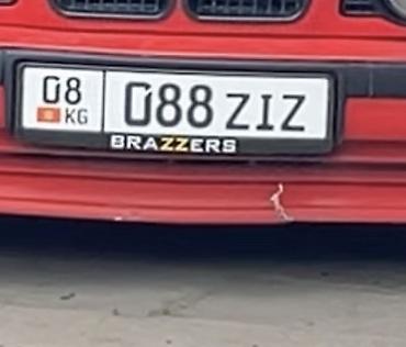 1 kz: Номерные знаки формата KG с комбинацией 088 ZIZ. Особенности: - — 2
