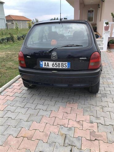 Opel Corsa: 1 l | 1998 year | 220000 km. Hatchback