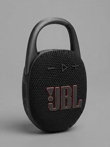 clip: Портативная Bluetooth-колонка JBL в компактном корпусе с удобной — 1