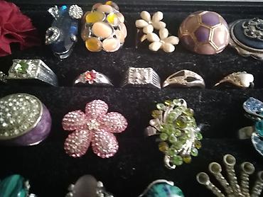 Prstenje: Novi ženski prsteni -svi zajedno-gomila novi različiti - ima po neki i — 7