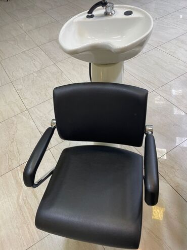 Оборудование для бизнеса: Оборудование для салона красоты: мойки, кресла для парикмахеров