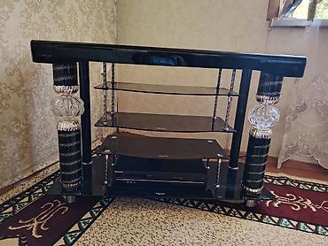 ev t: Qara şüşə TV stendi - Material: temperli qara şüşə rəflər və üst — 3