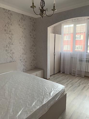 библиотека 7 микра район: 3 комнаты, 83 м², 106 серия улучшенная, 8 этаж — 10