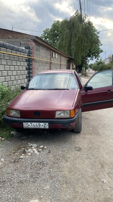 купить передний бампер пассат б3: Автомобиль Volkswagen Passat в кузове седан, окрашенный в