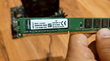 Masaüstü kompüterlər və iş stansiyaları: MSİ H81M-P33 ------ 70 azn İ7 4790 ----- 90 azn 16Gb Ram Kingston — 8