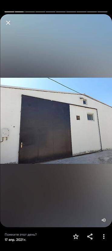 Anbar/Werkshop sahəsi - Geniş metal qapılı, yük maşınının girişinə