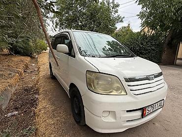 Toyota: Toyota Noah: 2003 г., Минивэн — 2