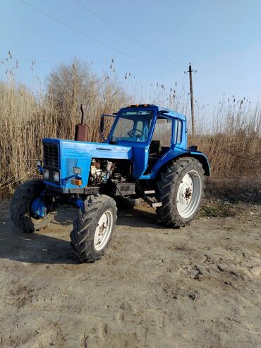 Traktor qoşquları: Traktorlar