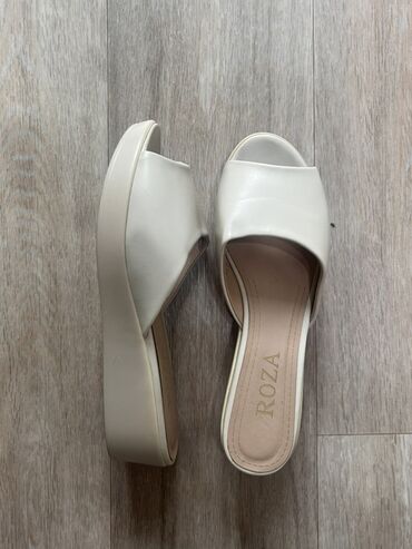 Пальто: Все вещи почти новые Нигде не порвано не испачкано Просто весели в — 36