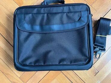 Futrole i torbe za laptopove: Izuzetno kvalitetna torba za laptop; Dimenzije: 41x33x8(9)cm; Sa — 2