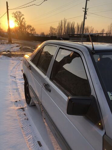 Mercedes-Benz: Mercedes-Benz 190: 1986 г., 2 л, Механика, Бензин, Седан