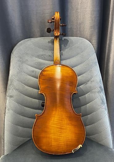 Skripkalar: Yamaha YEV-104 Xereyi Güclendiricisi içine yığılmış Ela seslenmesi — 3