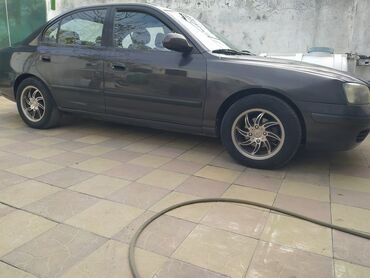 Hyundai: Hyundai Elantra GLS sedan - Kuzov: 4 qapılı sedan, qrafit/qaranlıq — 6
