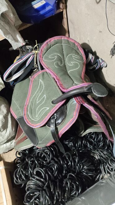 Товары и оборудование для с/х животных: Ээр,токум,тердик,ат жабуу,така мык,аркан,ремень,мешок,картошка — 4