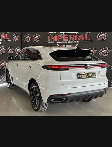 turbo az kia ceed universal: Changan UNI-K — ağ rəngdə, müasir və diqqətçəkən dizayna malik premium — 3