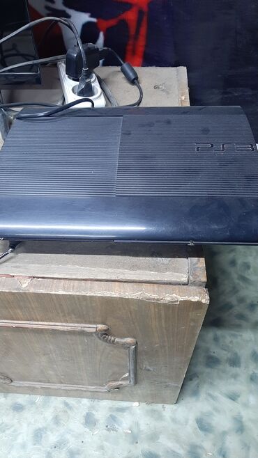PS3 (Sony PlayStation 3): Плейстейшн 3 супер Слим, 1 геймпад, состояние отличное, где-то 7 или 8