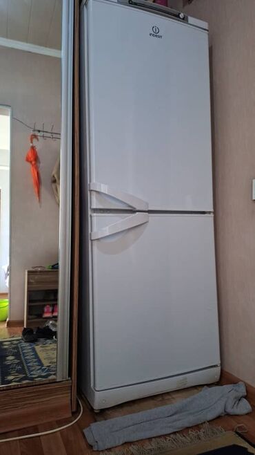халадильники: Холодильник Indesit, Б/у, Side-By-Side (двухдверный)