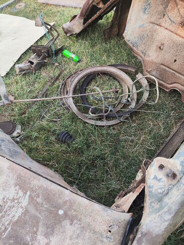 Digər kuzov detalları: Məhsul: Yük maşını üçün metal bort-kuzov və əlavə şüşə detalları — 11