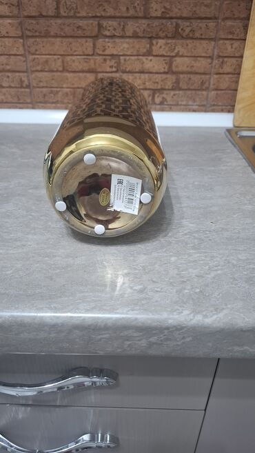 продаю искусственные цветы: Продаи эффектную вазу декоративную из стекла с зеркальным золотым